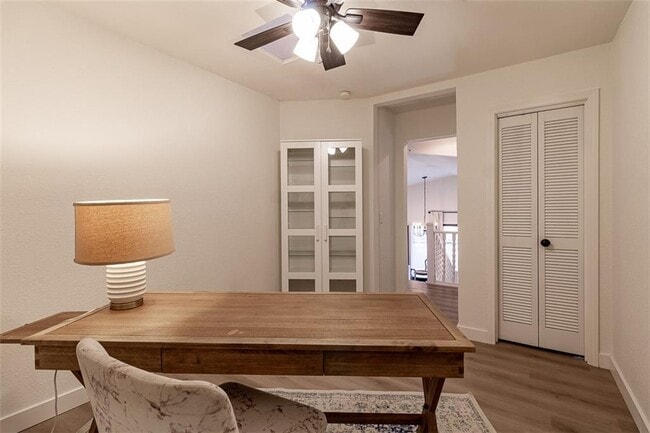 Building Photo - 16 Estes Dr