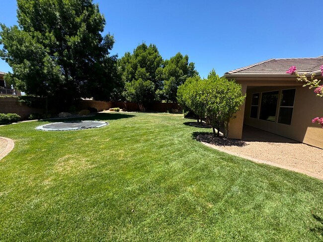 Building Photo - Great Home in LITTLE VALLEY!!!  Large yard!