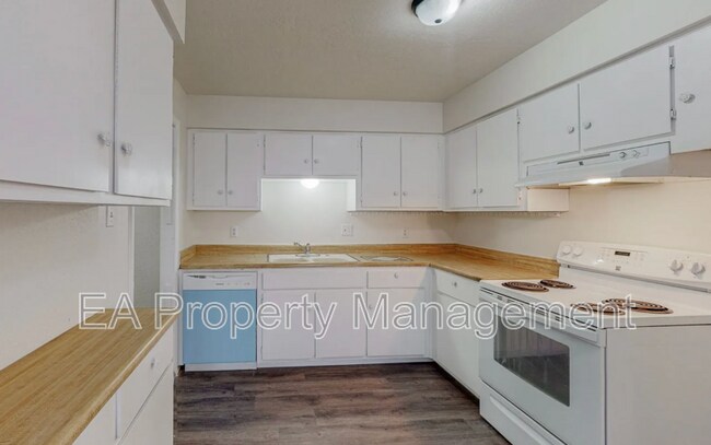 Building Photo - 12912 Marva Pl SE