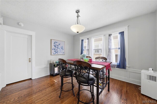 Building Photo - 226 Tacoma Ave