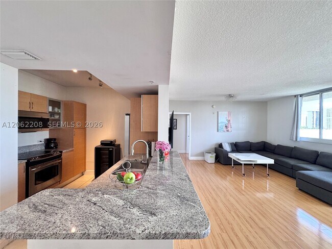 Building Photo - 2775 NE 187th St