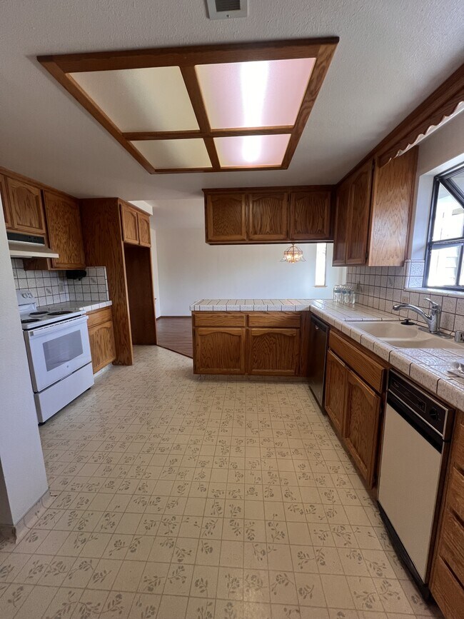 Building Photo - 153 Cypress Hill Dr