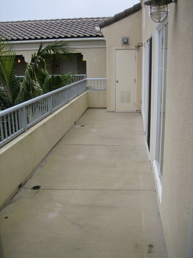 Building Photo - Fully Furnished Unit!!!