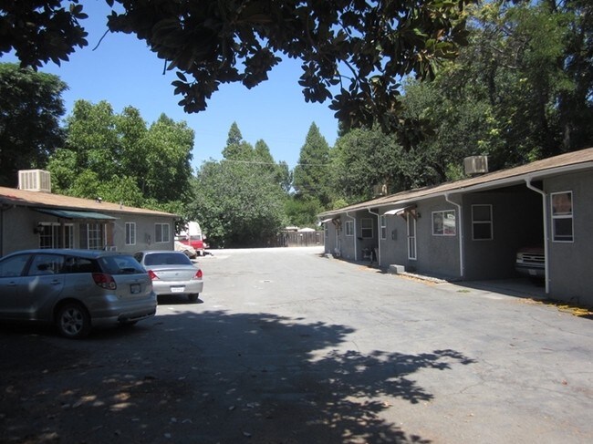 Primary Photo - 2646 Sharon Ave