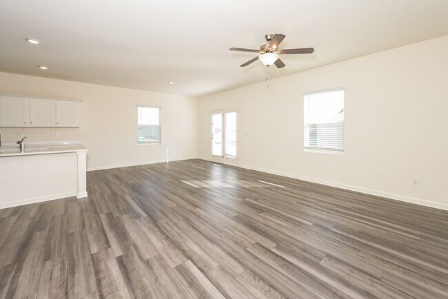 Building Photo - 114 Bentwater Wy