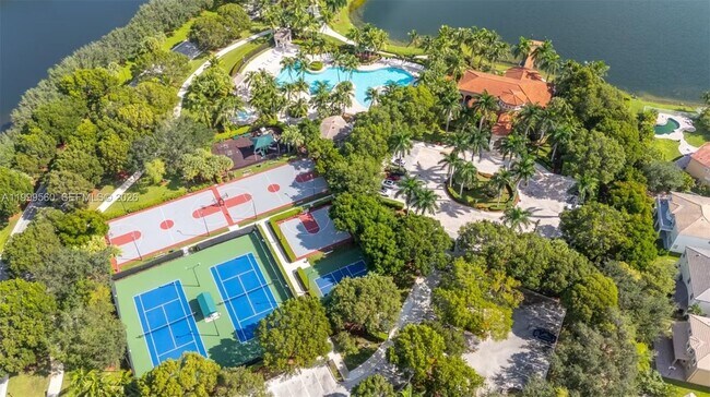 Building Photo - 4860 SW 161st Ln