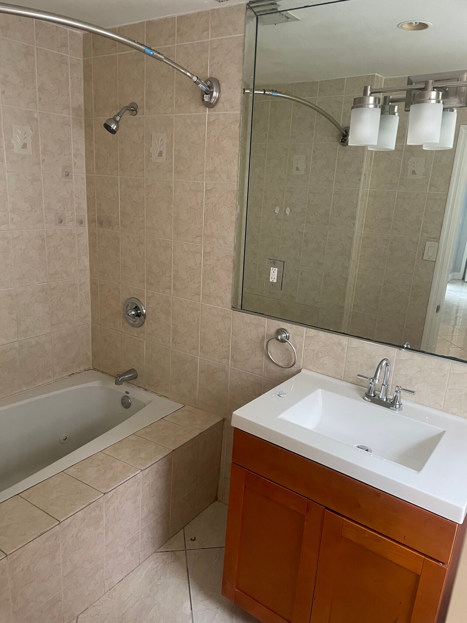 Building Photo - 3380 NW 39th St