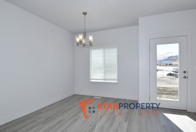 Building Photo - 4798 Breezy Patch Rd