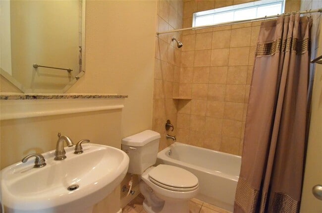 Building Photo - 9006 Harbor Hills Dr