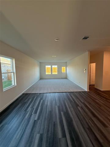 Building Photo - 2114 Mdw Pk Dr