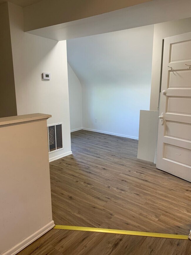 Building Photo - 7545 Ardmore St