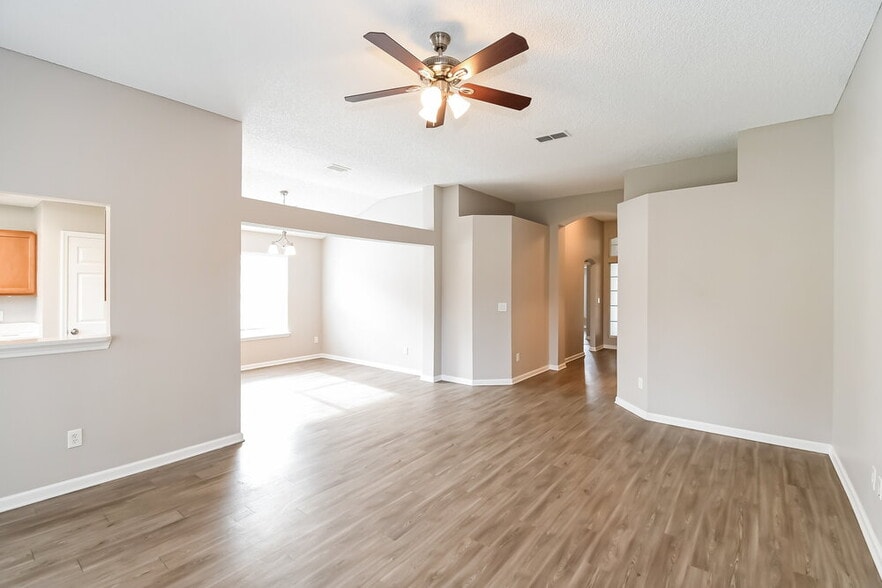 Building Photo - 1508 Austin Ln