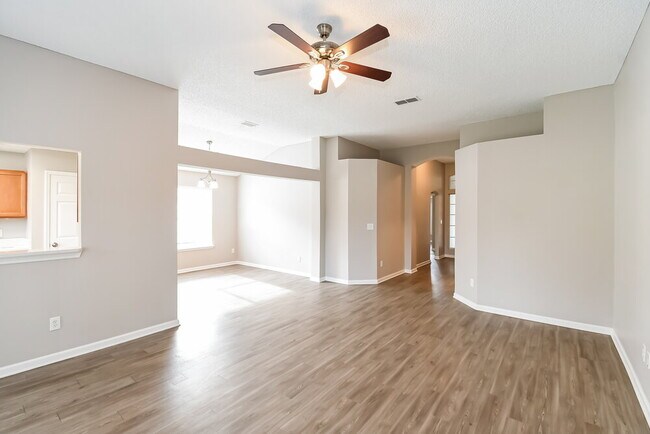 Building Photo - 1508 Austin Ln