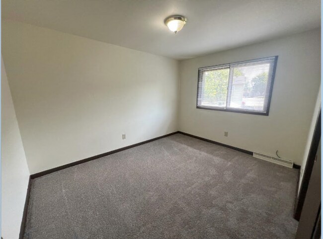 Building Photo - 536 Melody Ln
