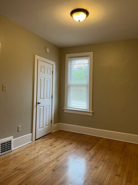 Building Photo - 333 E Lincoln Ave