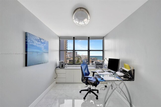 Building Photo - 2301 S Ocean Dr