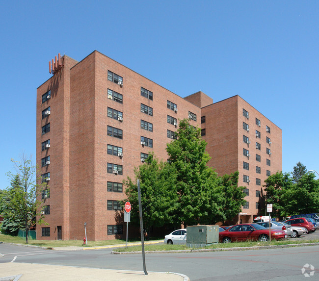 Building Photo - Hudson Shores Plaza