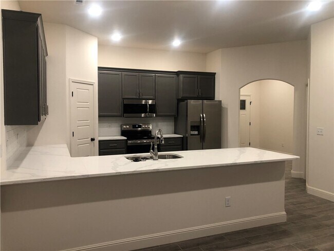 Building Photo - 448 Fox Cir