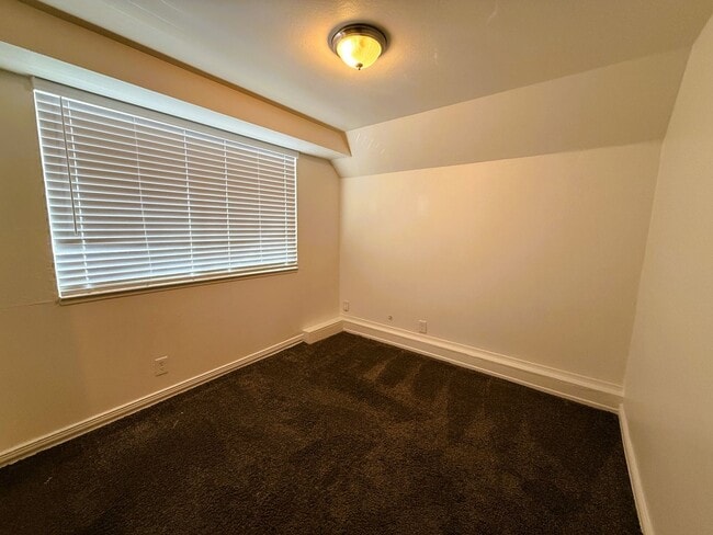 Building Photo - 1021–1025 Carolina St