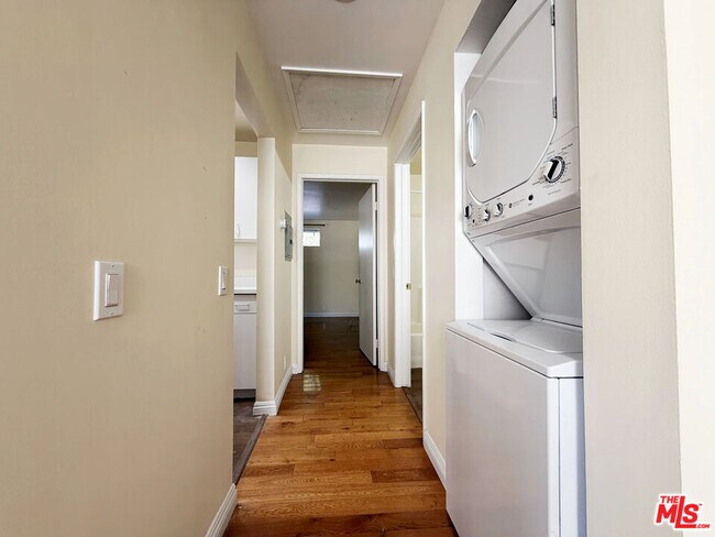 Building Photo - 103 N Chester Ave