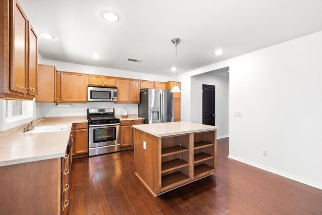 Building Photo - 4 bedrooms / 3 bathroom OPEN floor plan HOUSE for rent in LANCASTER