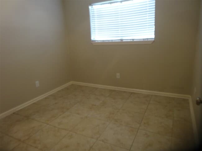 Building Photo - 1606 Quail Run