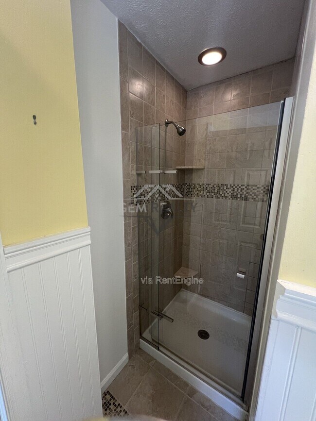 Building Photo - 1244 Mountain View Rd