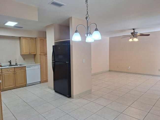 Building Photo - VERY WELL MAINTAINED FLORIDA SHORES 2BR 1BA DUPLEX FOR RENT