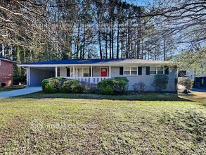 Building Photo - 2932 Heather Dr