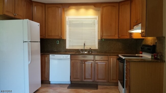 Building Photo - 1 Tripplet Rd