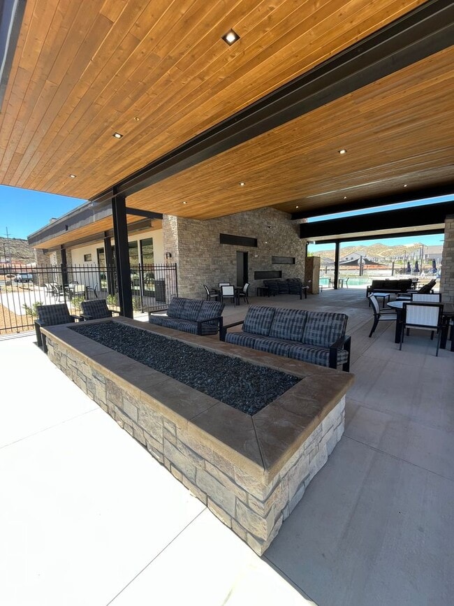 Building Photo - DIRECTLY ACROSS FROM THE AMMENITIES!