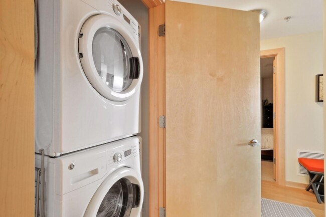 Building Photo - 1120 S 2nd St