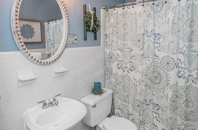 Building Photo - 103 Willow Springs Dr