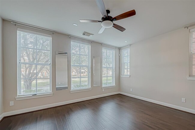Building Photo - 38 Islewood Blvd