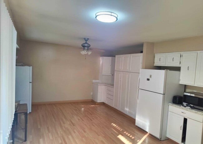 Building Photo - 5804 Sunset Trail