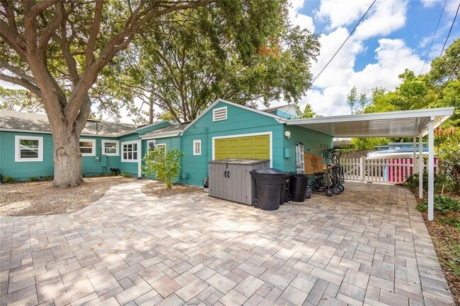 Building Photo - 2709 Upton St S