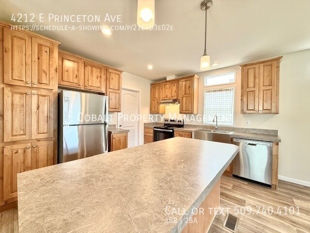 Building Photo - 4212 E Princeton Ave