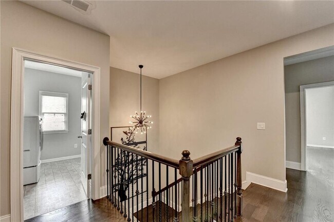 Building Photo - 11653 Parkside Ave