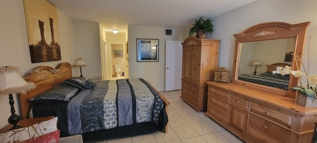 Building Photo - 3725 S Ocean Dr