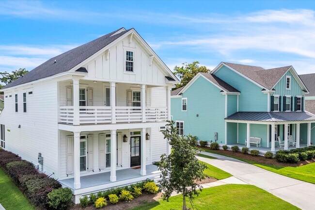 Building Photo - 158 Bluffside Cir