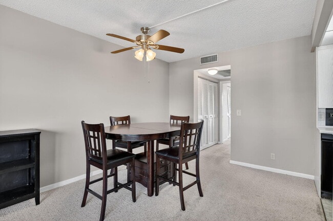 Building Photo - 4007 Cornwall A