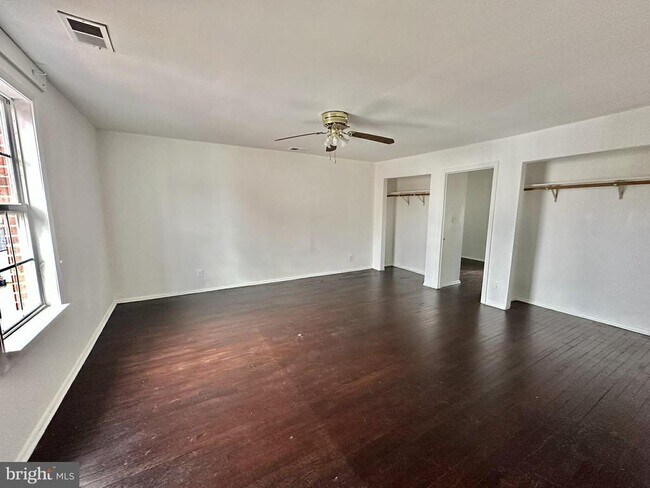 Building Photo - 2015 S Lincoln St