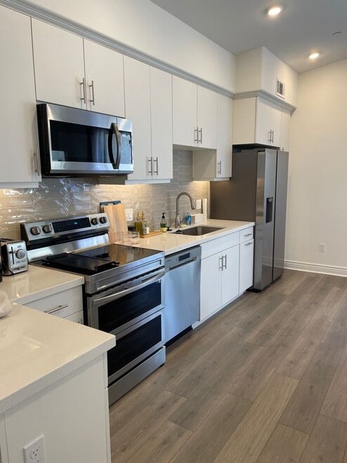 Building Photo - 302 Madonna Rd