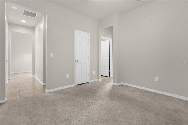 Building Photo - 2742 Red Horse Dr