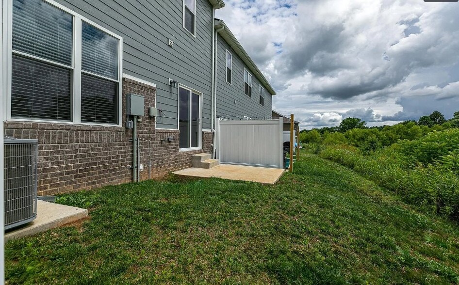 Building Photo - 2118 Nectar Ln