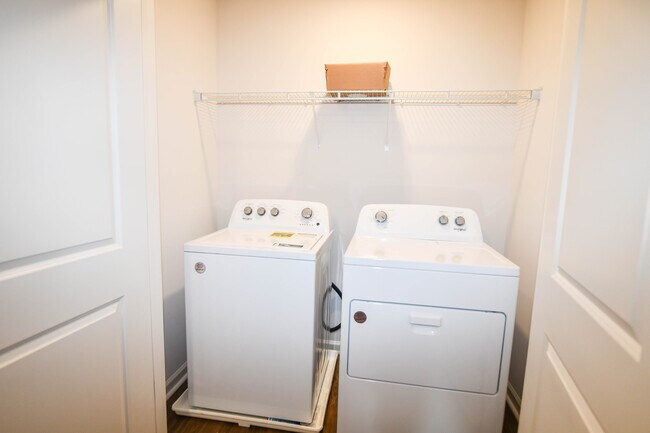 Building Photo - 130 Maple Spring Trl