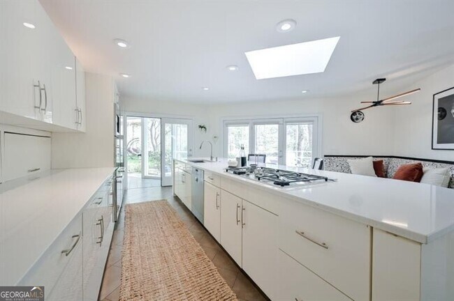 Building Photo - 625 Idlewood Dr NW