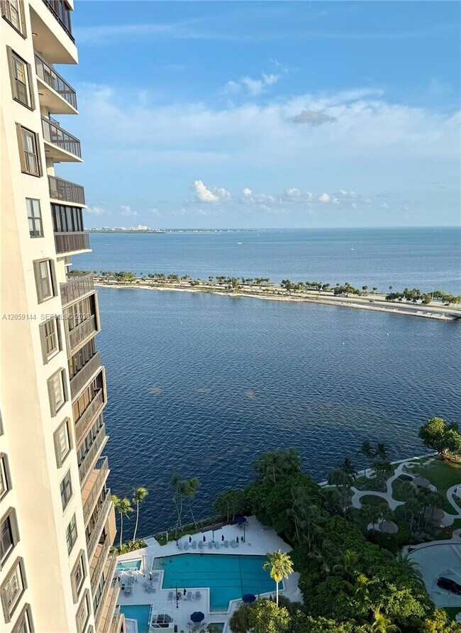 Building Photo - 2333 Brickell Ave
