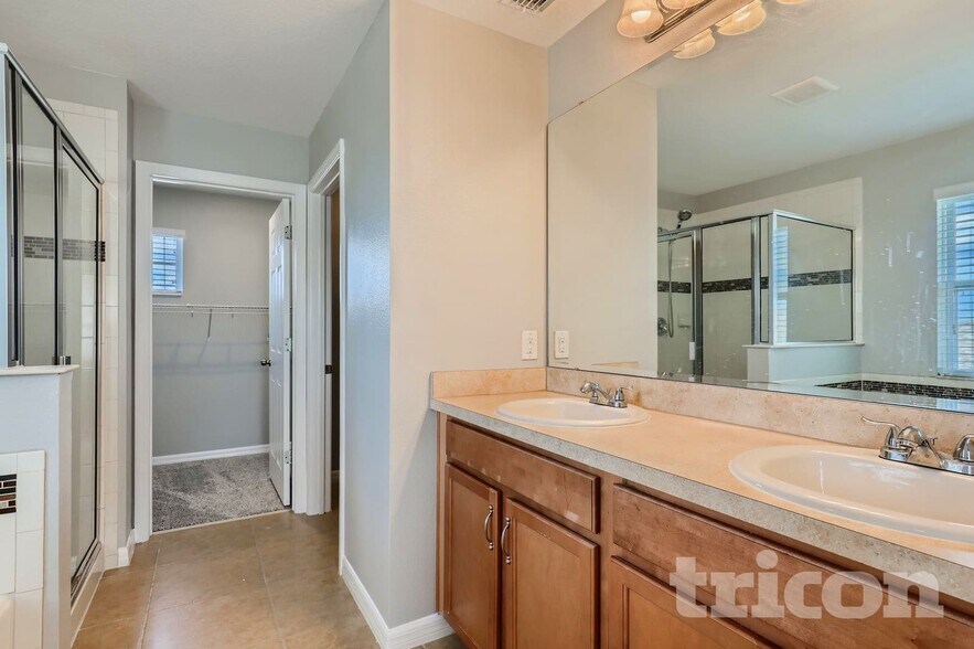 Building Photo - 642 Black Eagle Dr