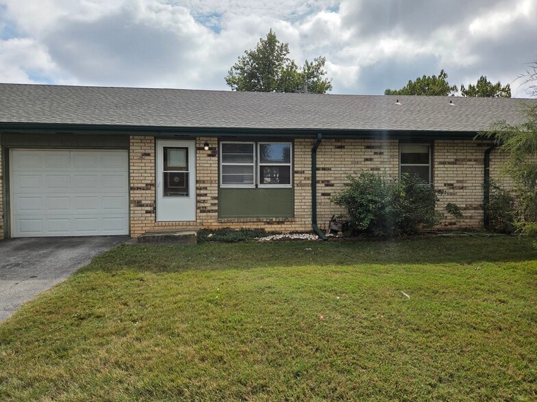 Exterior - 2252 W Twin Acres Ct